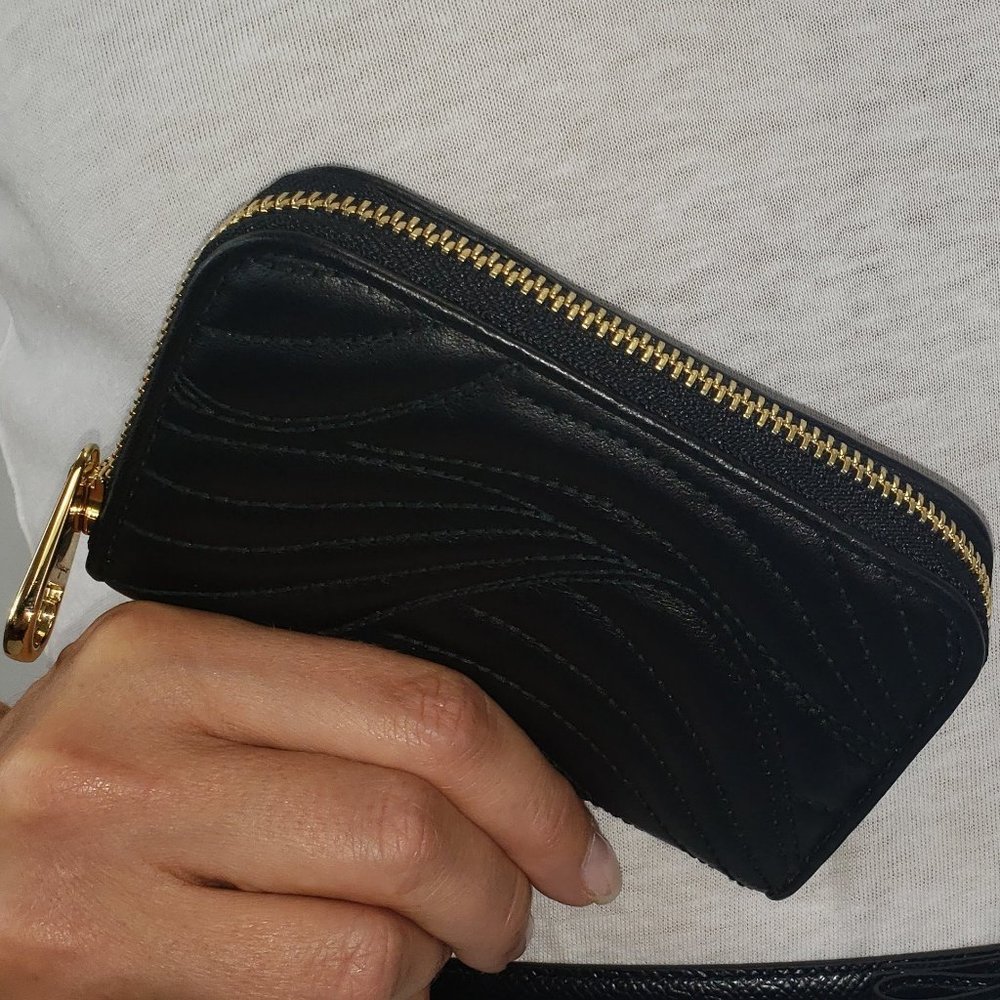 Salvatore Ferragamo Leather Change Purse in Nero NEW IN BOX - Picture 10 of 10